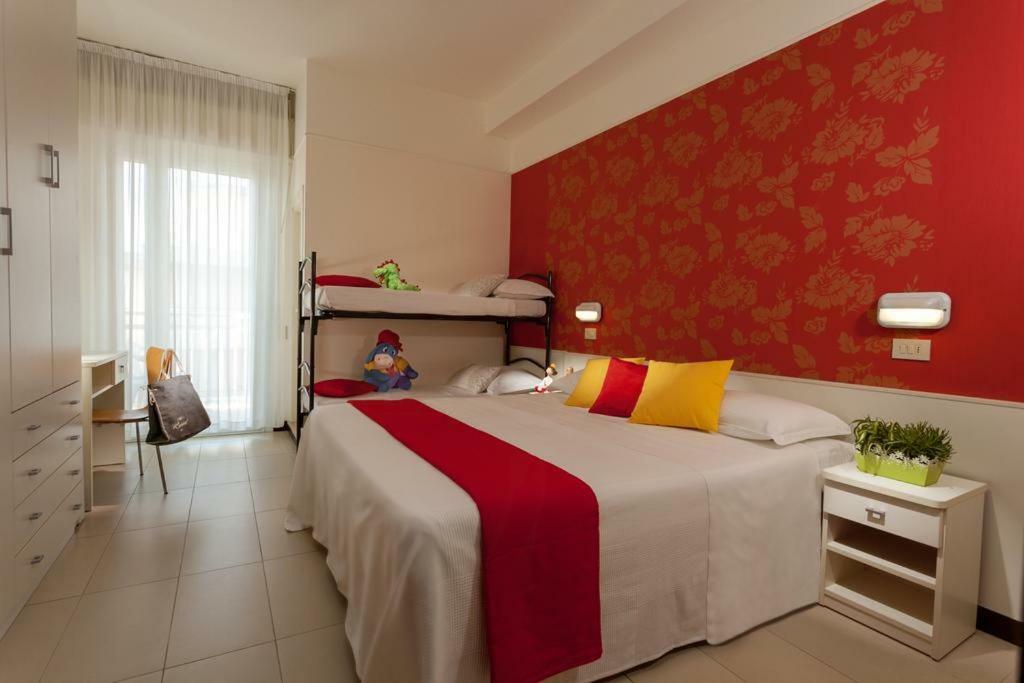 Hotel Konrad Marebello Exterior photo